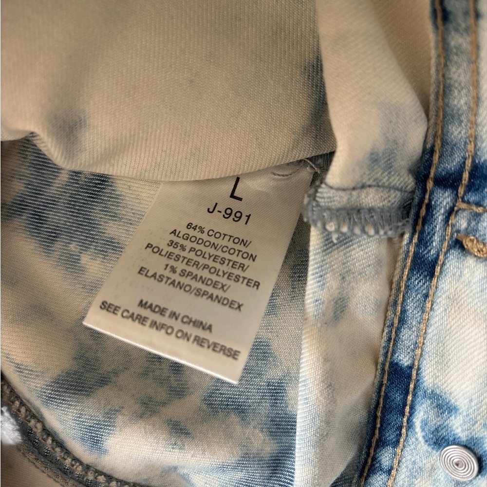 Light Acid Wash Denim Jacket in Blue and White - Picture 7 of 7